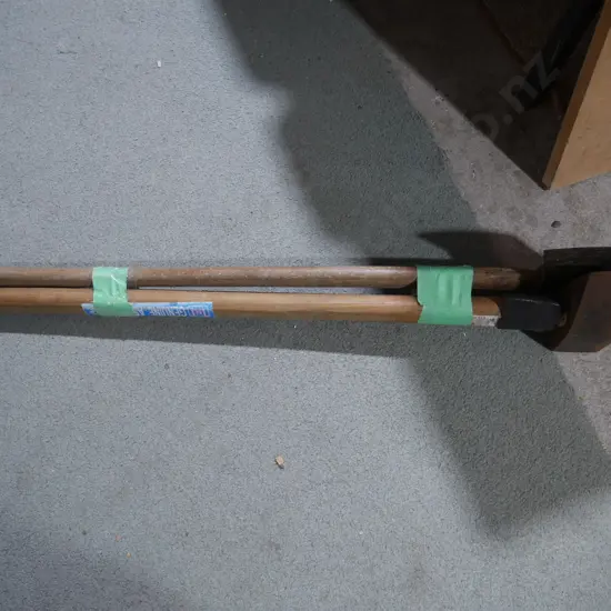 Axe and log splitter