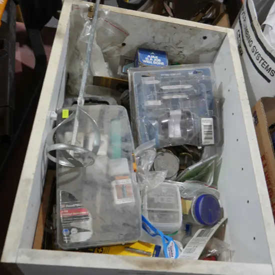 Assorted workshop sundries