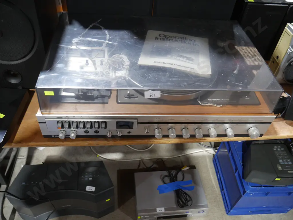 National Panasonic turntable and speakers Image 1++