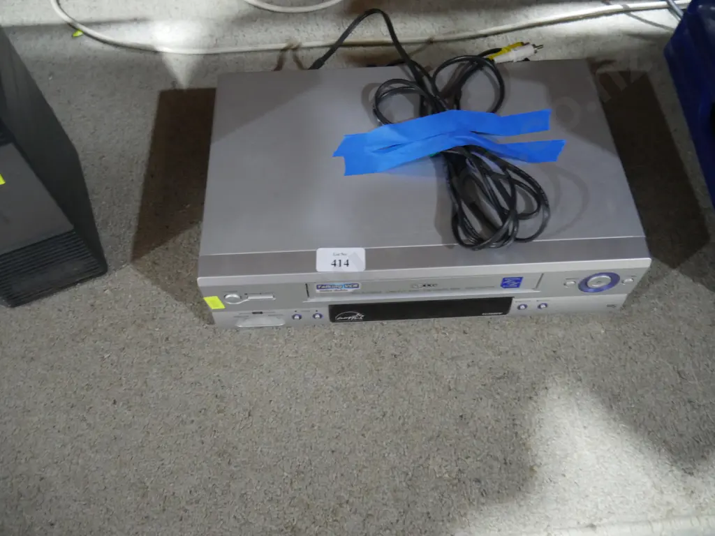 LG VCR player Image 1++
