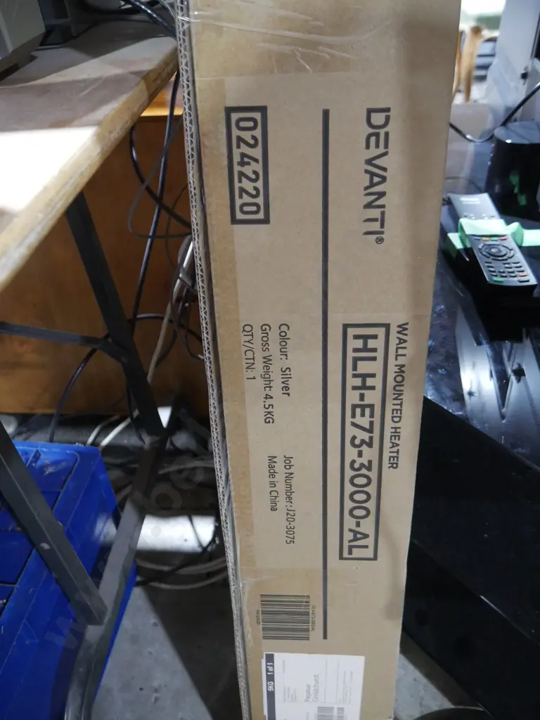 Devanti wall mount heater - new in box Image 1++