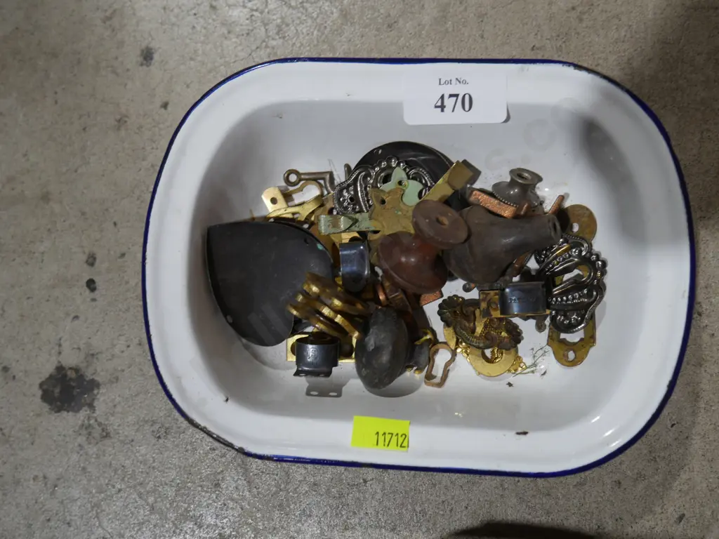 Brass items etc Image 1++