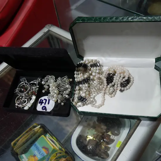 Costume jewellery