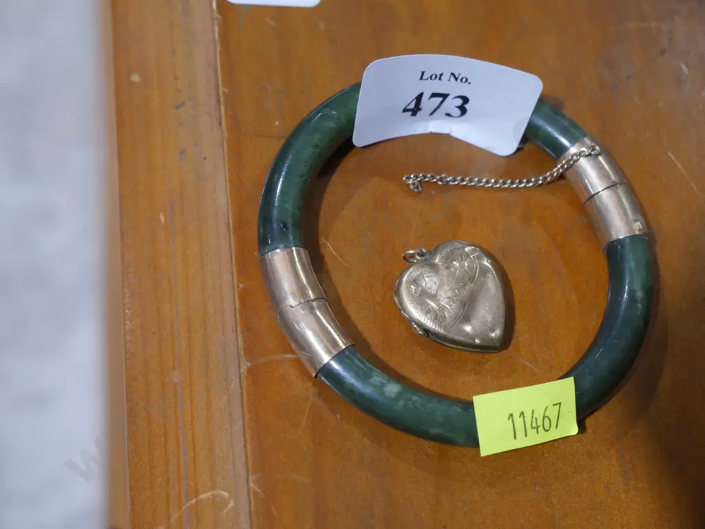 9ct gold locket, gold and greenstone bangle Image 1++