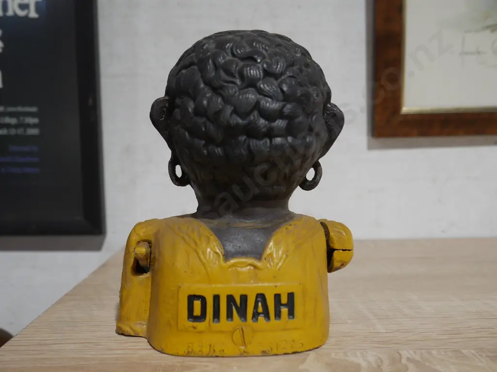 Dinah money box Image 1++
