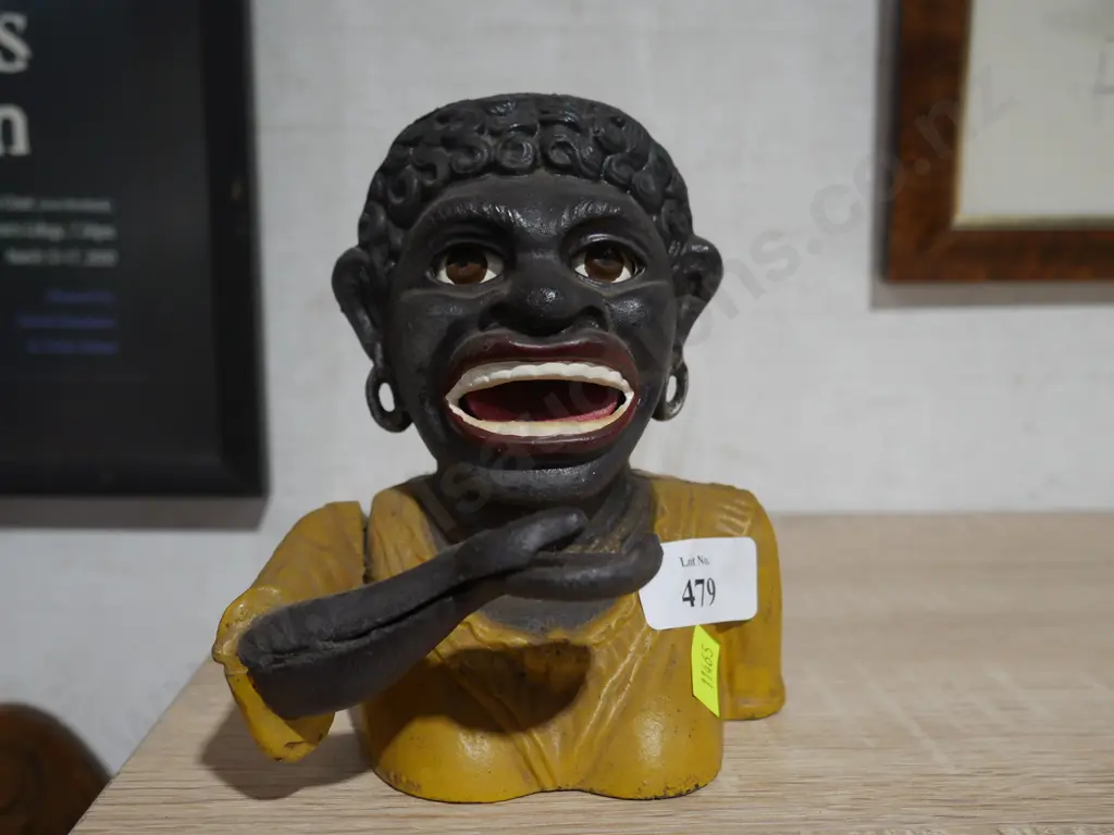 Dinah money box Image 1++