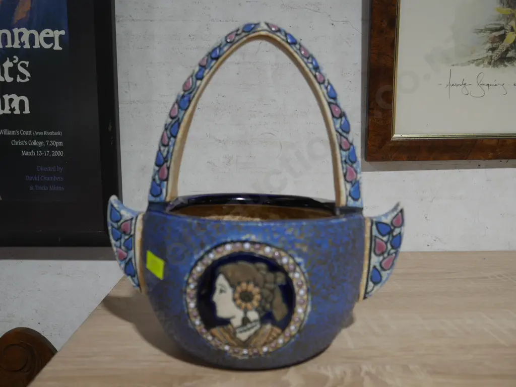 Amphora basket Image 1++