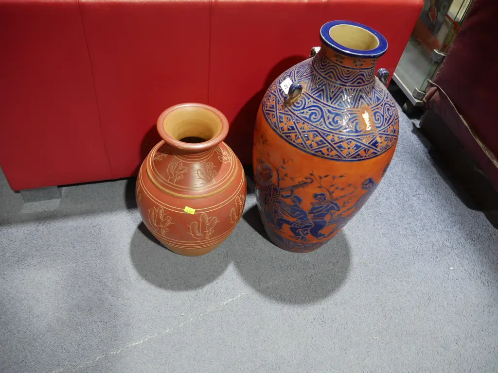 Two ornamental pots Image 1++