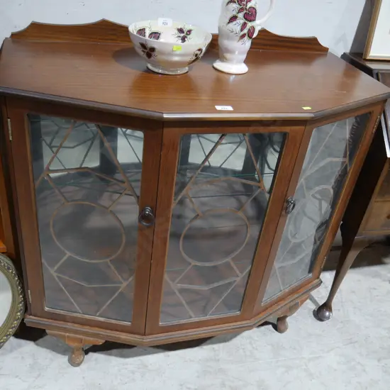 Display cabinet