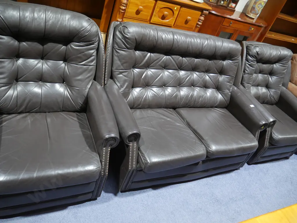Brown three-piece leather lounge suite Image 1++