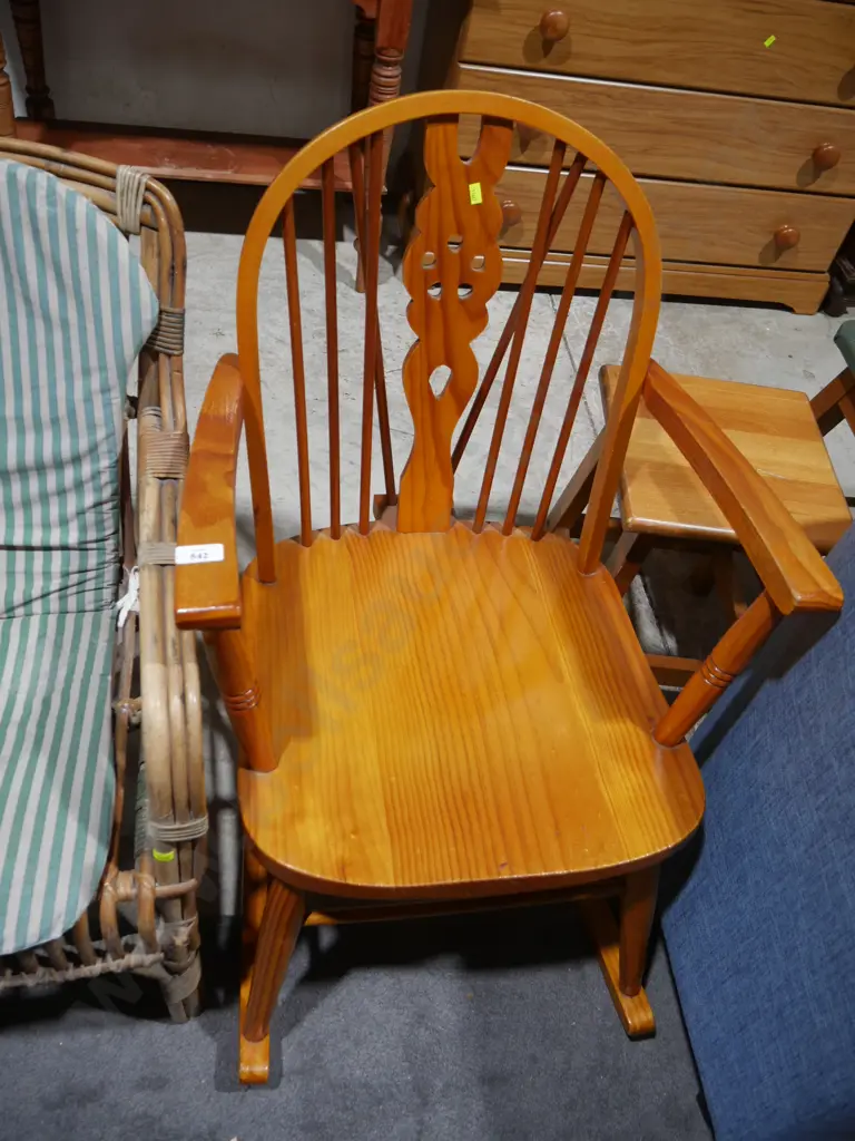 Rocking chair Image 1++