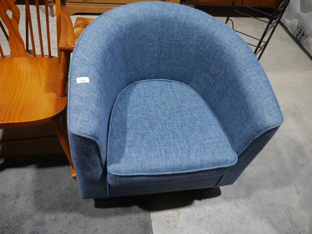 Blue tub chair Image 1++
