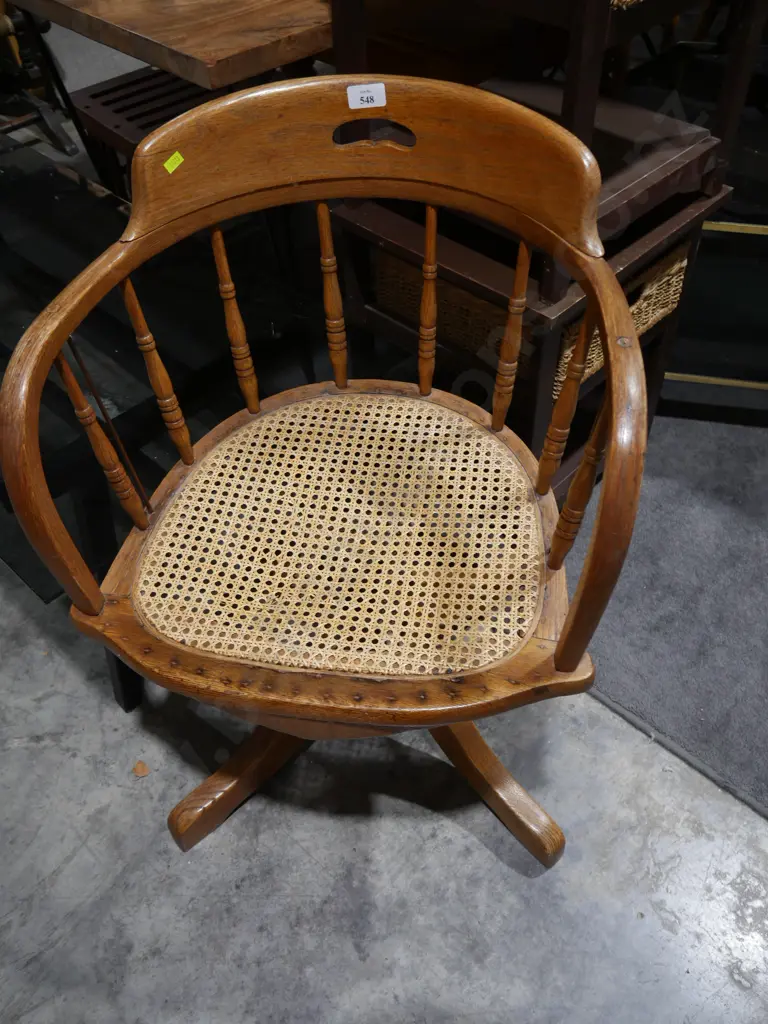 Captain's chair Image 1++