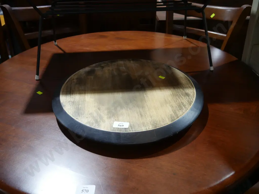 Lazy Susan Image 1++