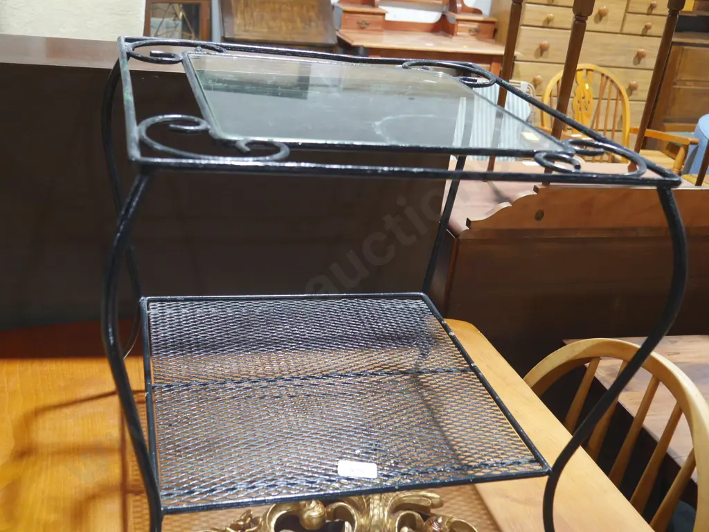 Glass top metal base side table Image 1++