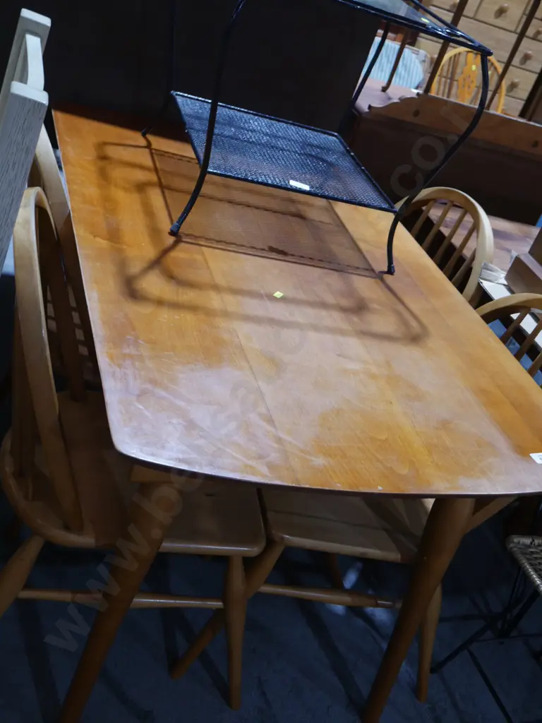 Dining table and four chairs Image 1++