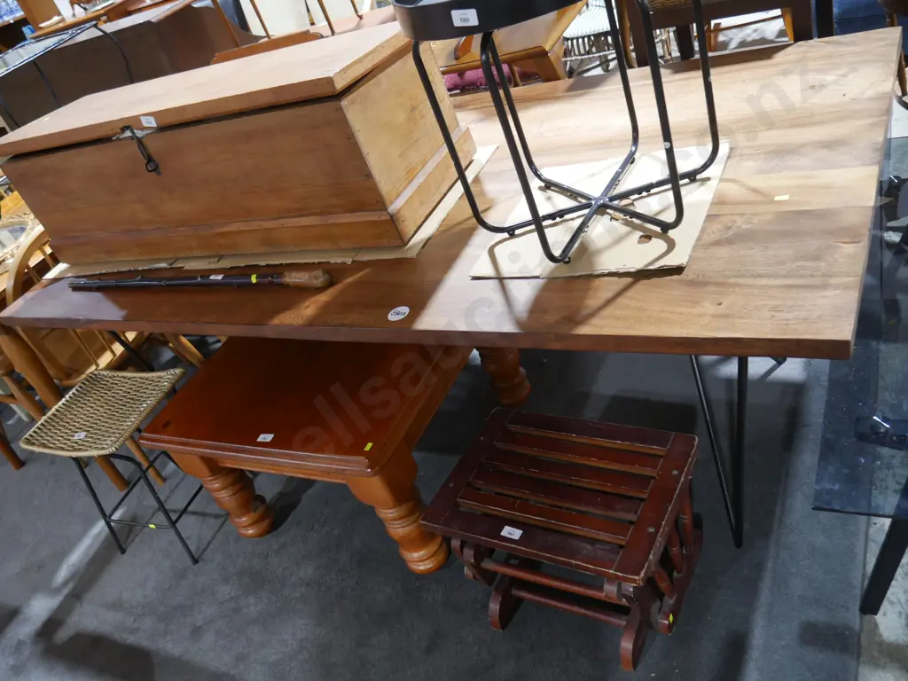 Large wood top dining table with metal base Image 1++