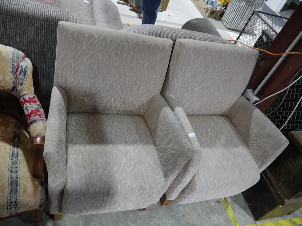 Two armchairs Image 1++