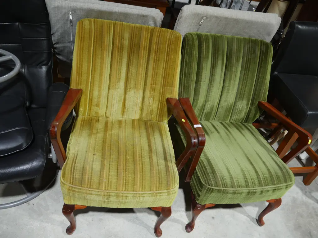 Two armchairs Image 1++