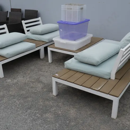 Outdoor suite
