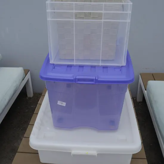 Storage containers