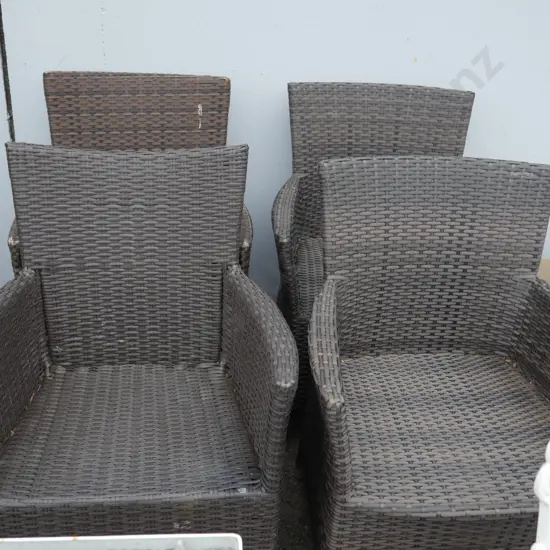 4 outdoor chairs