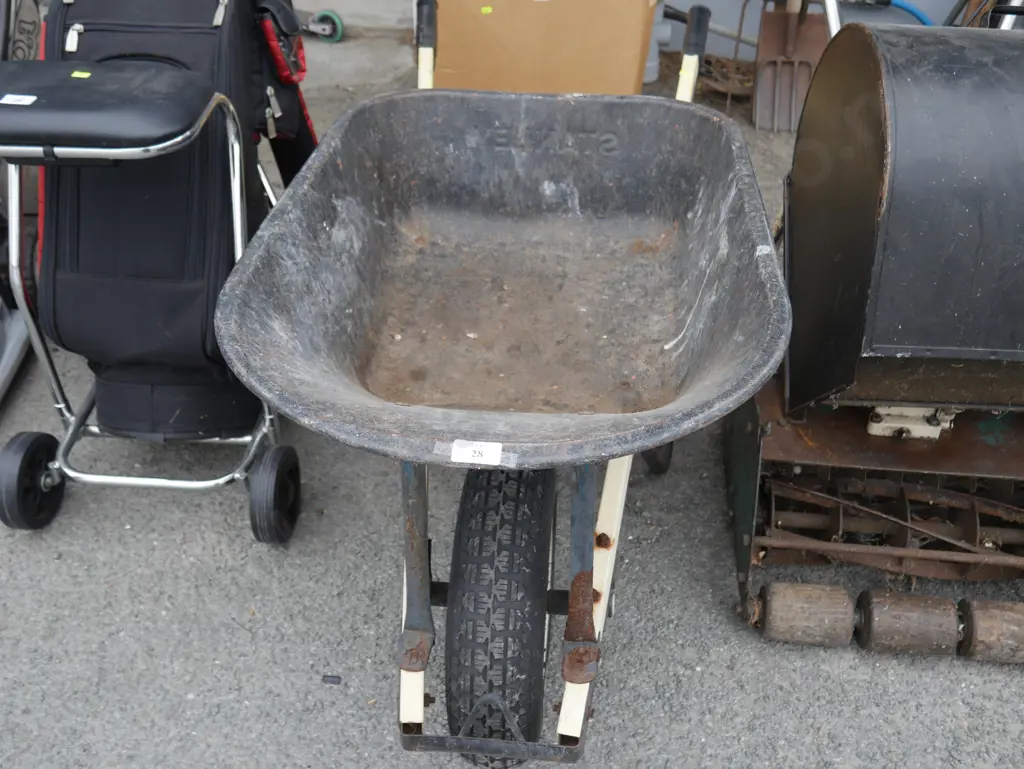 Stanley wheelbarrow Image 1++