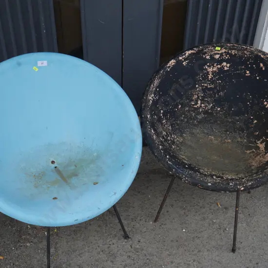 2 coolie chairs