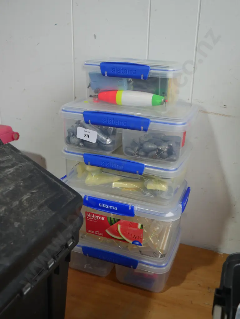 Fishing gear - 5 containers Image 1++