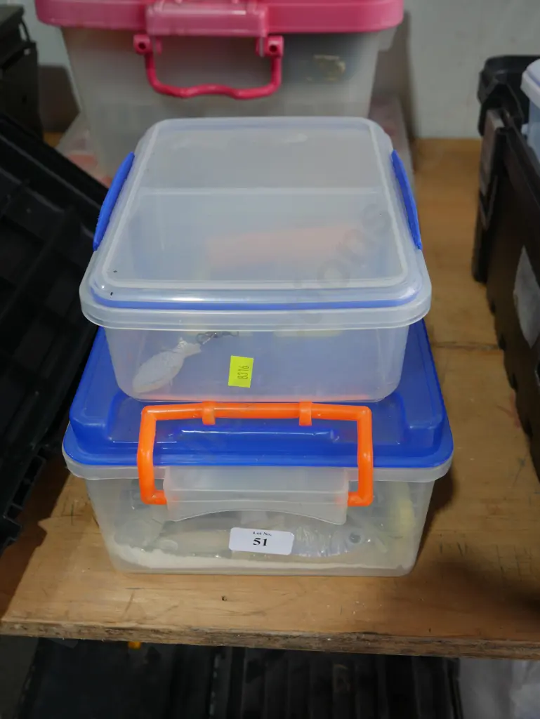 Fishing gear - 1 containers Image 1++