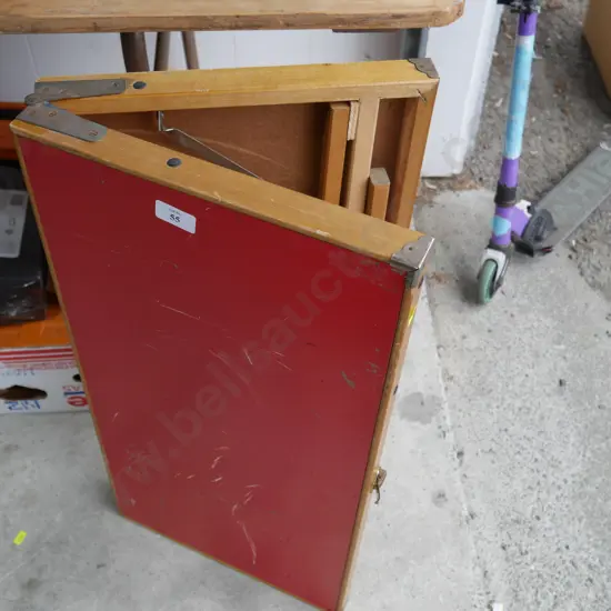 Folding table