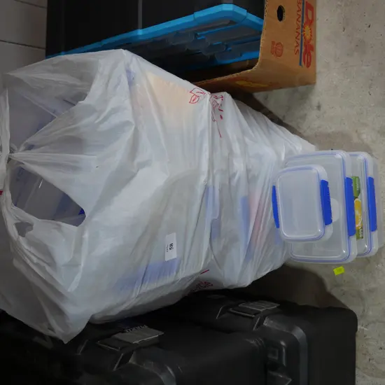 Storage containers