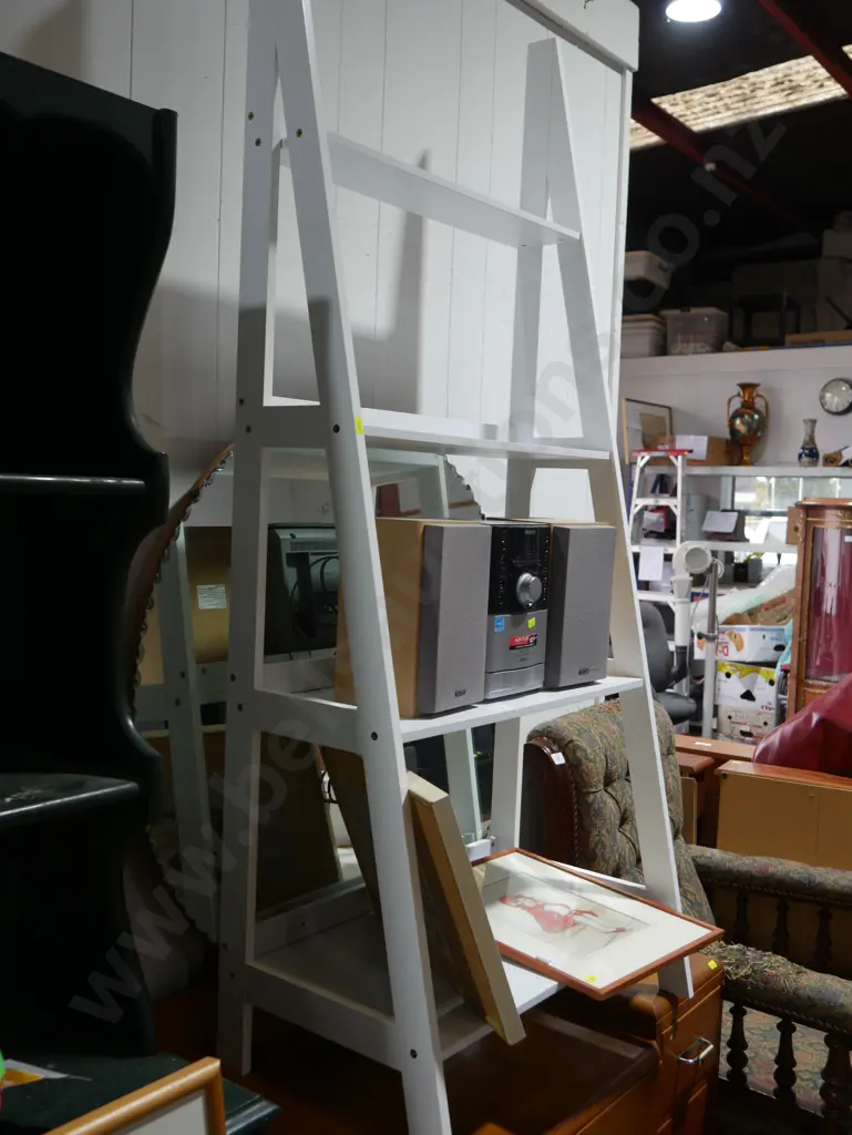 Ladder shelf Image 1++