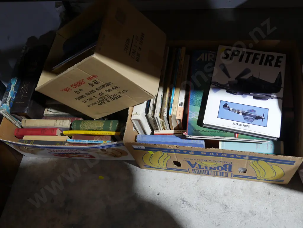 3 boxes books Image 1++