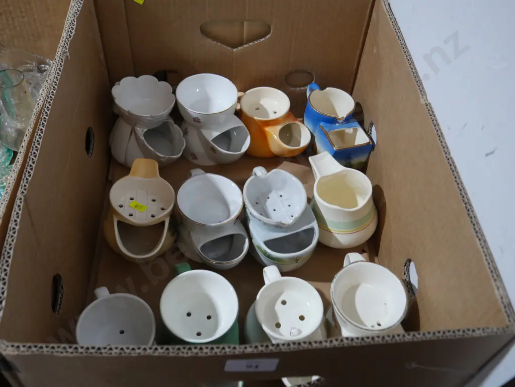 Assorted shaving mugs Image 1++