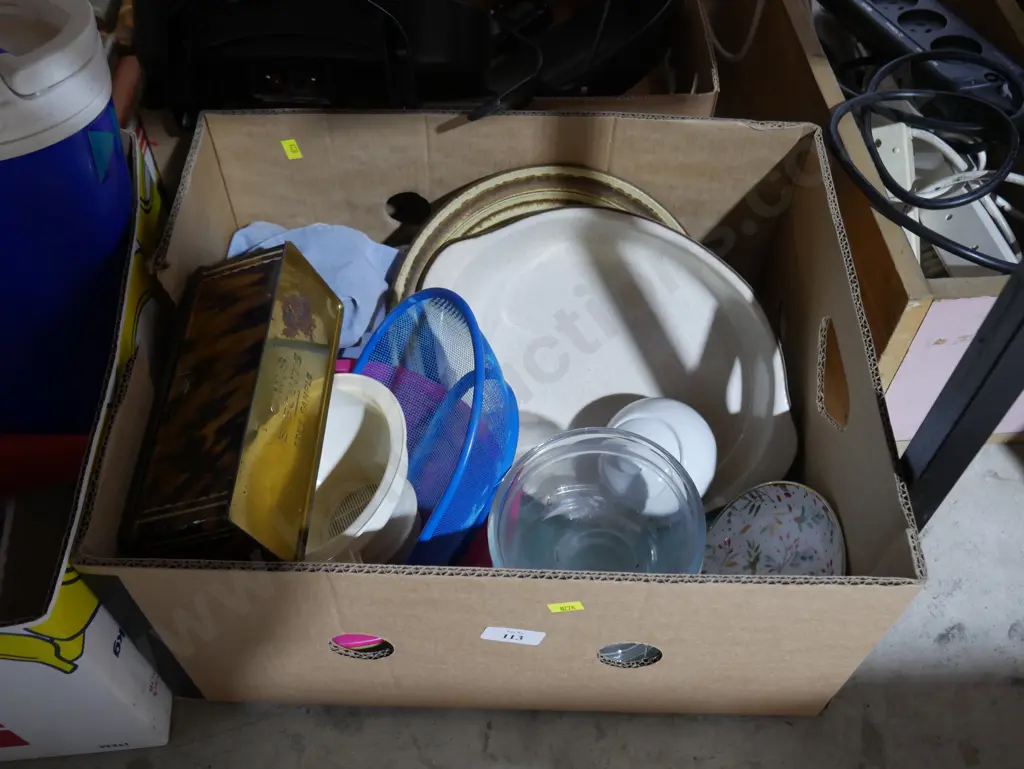 Crown Lynn oven dish etc Image 1++