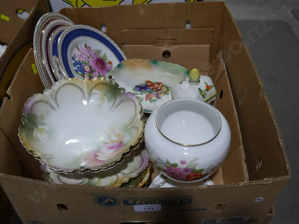 Assorted plates Image 1++