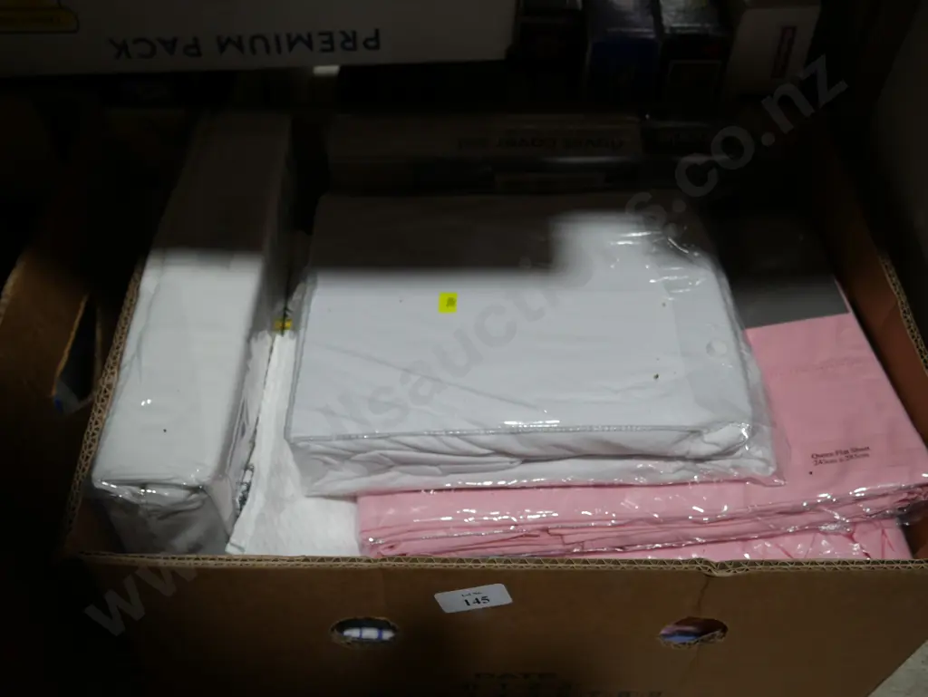 Box of bedding Image 1++