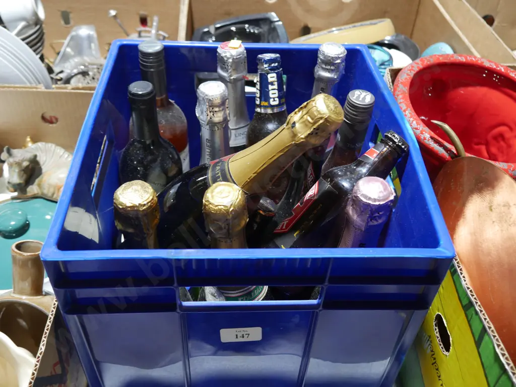 Box of wine etc Image 1++