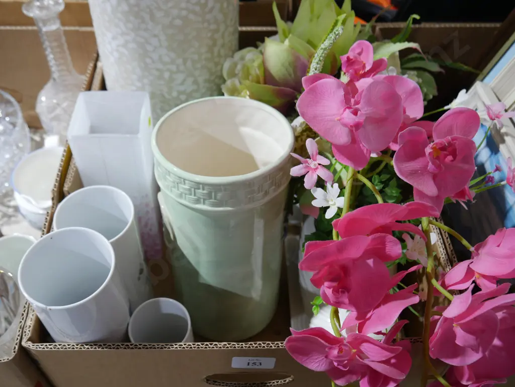 Assorted vases Image 1++