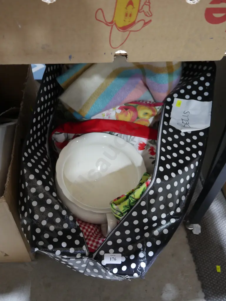 Blanket, cushions etc Image 1++