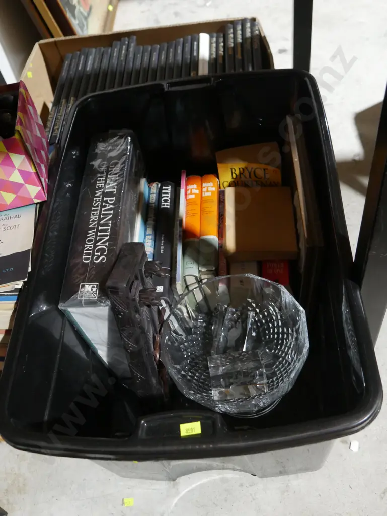 Glassware & books Image 1++