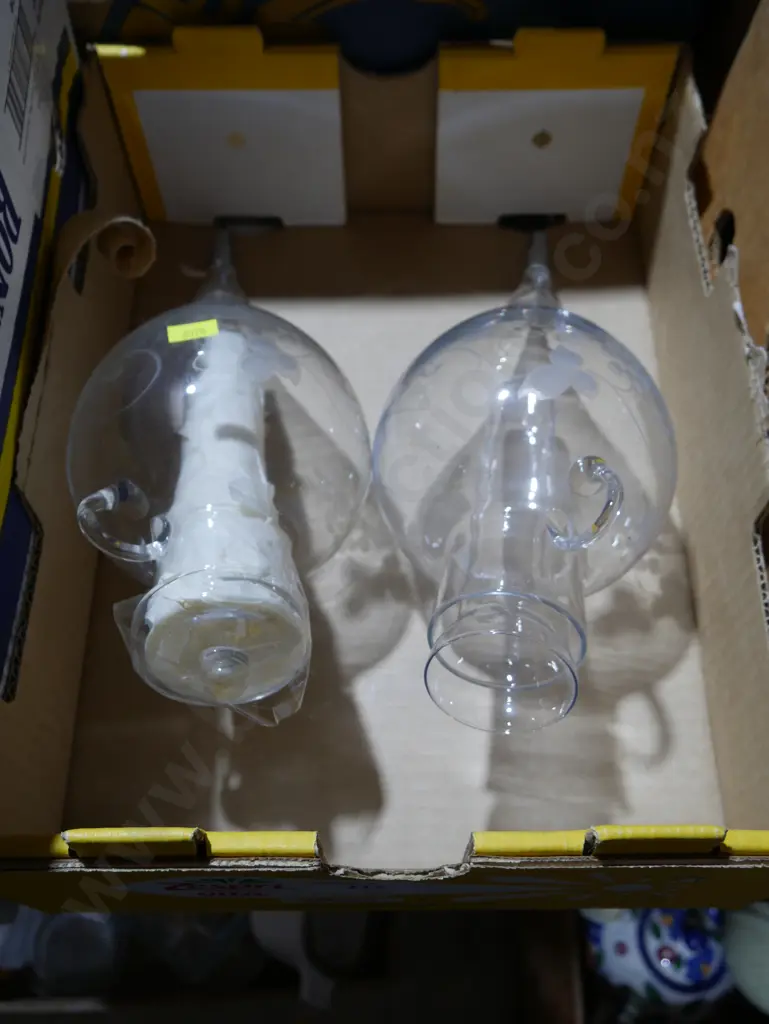 2 wine dispensers Image 1++