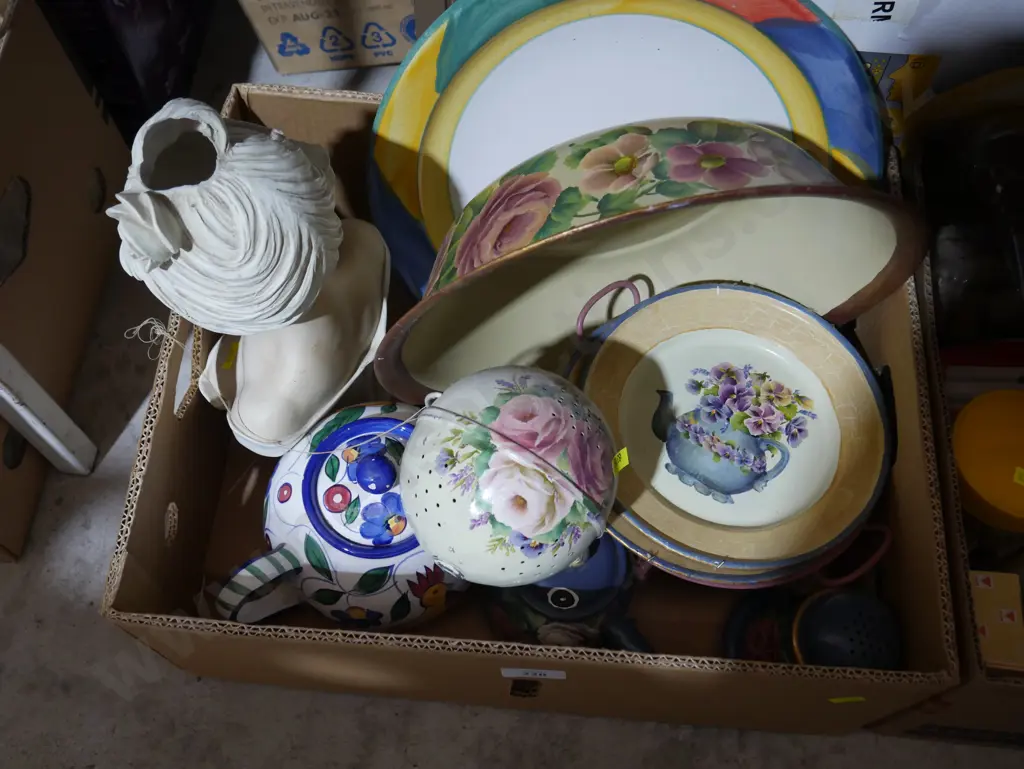 Teapot, platter etc Image 1++