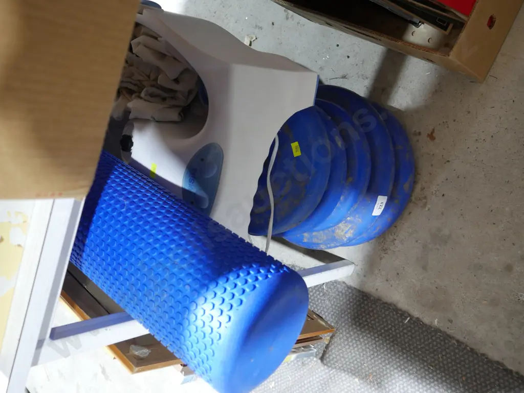 Weights, foot spa etc Image 1++