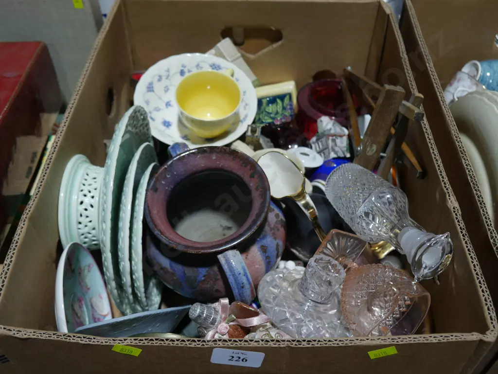 Assorted glassware etc Image 1++