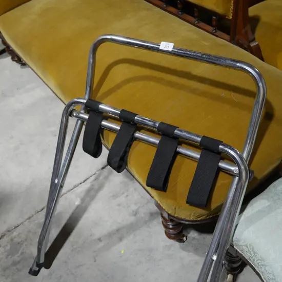 Luggage stand