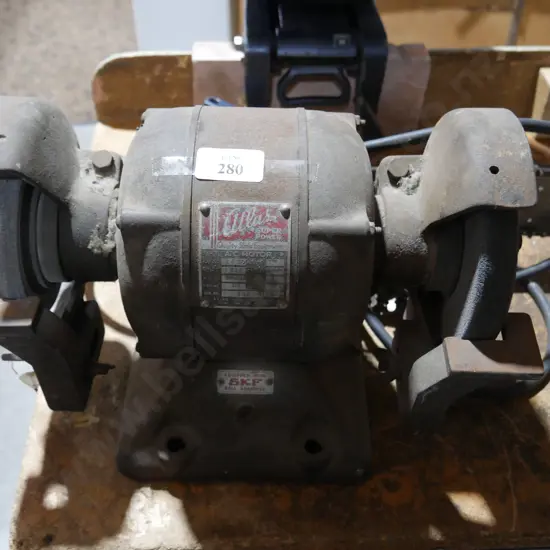 Bench grinder