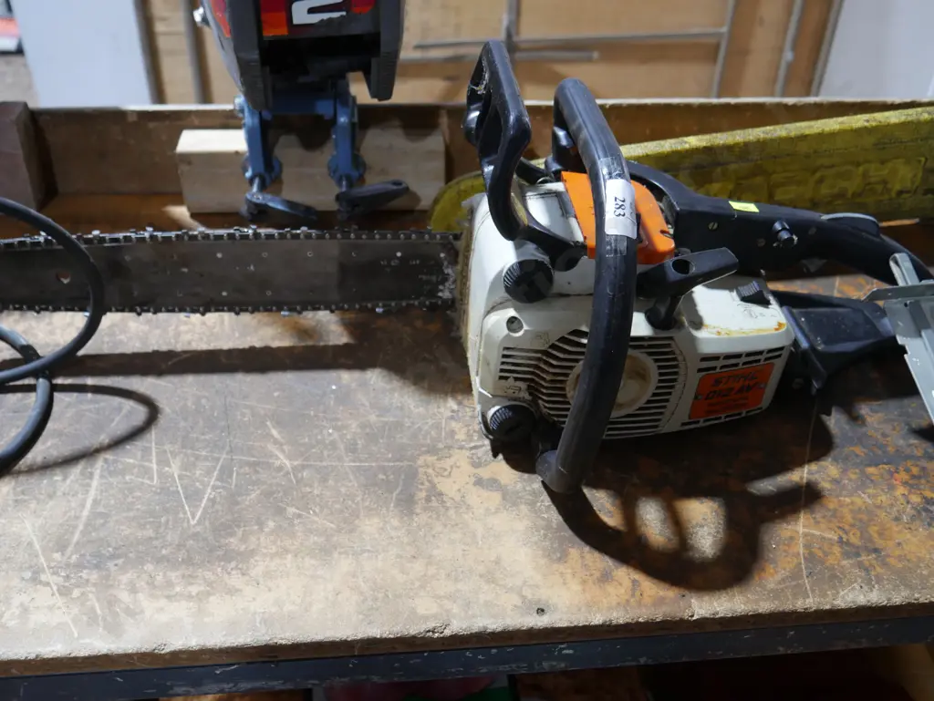 Stihl chainsaw Image 1++