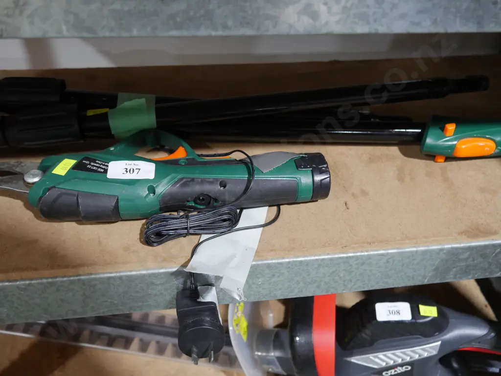 Cordless garden pruner Image 1++